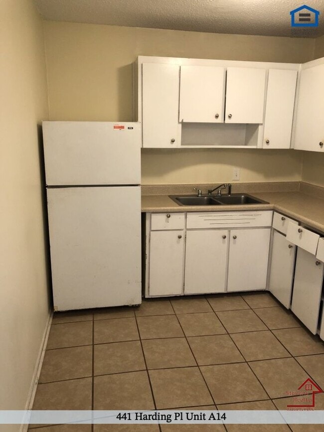 Foto del edificio - 441 Harding Pl