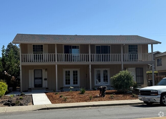 Building Photo - 1213 W Washington Ave
