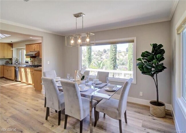 Building Photo - 4 br, 4 bath House - 4354 Coronet Dr