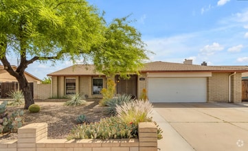 Building Photo - 2935 S Mollera