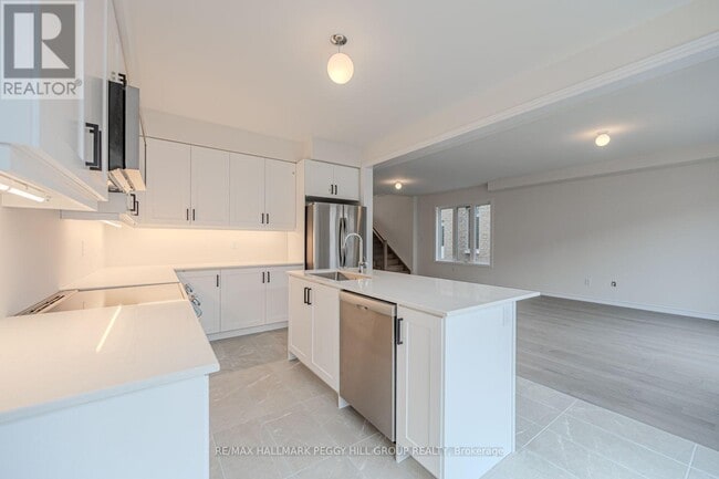 Building Photo - 14 Tamworth Ter
