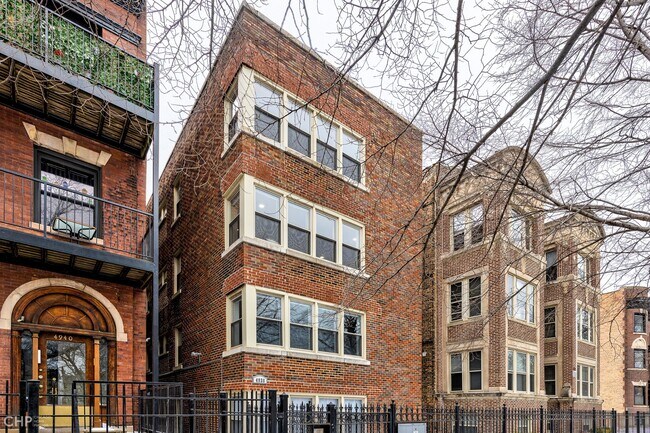 Building Photo - 4938 S King Dr