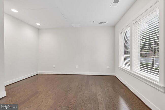 Building Photo - 8042 Tribeca St
