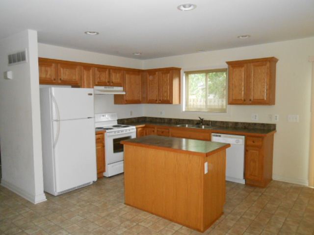 Building Photo - 37208 Clio St