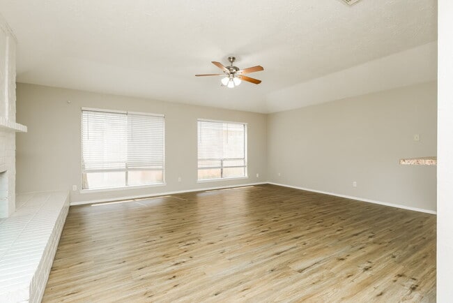 Foto del edificio - 4703 Lost Lake Ln