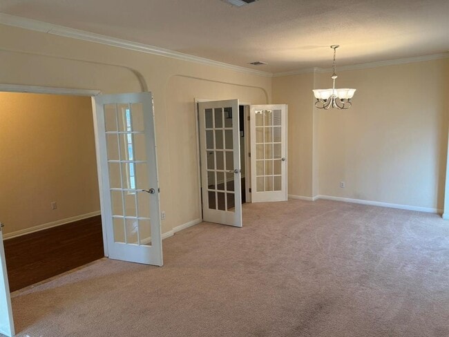 Building Photo - 4387 Green Tree Dr