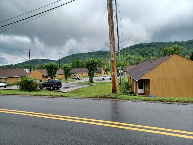 Jade Lane - 21 Jade Ln