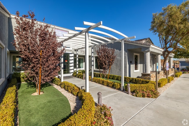 Building Photo - Camino Al Norte Townhomes