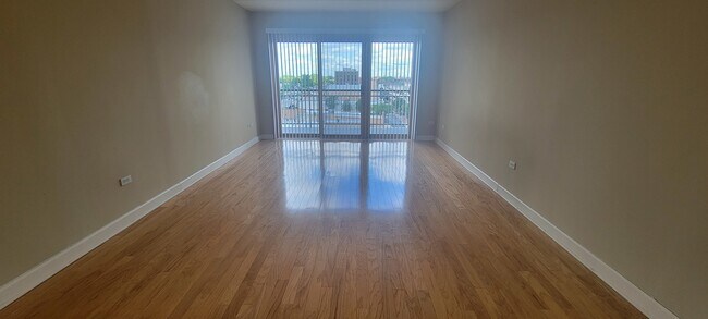 Foto del edificio - 675 Pearson St