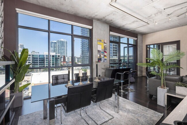 Building Photo - Gorgeous Loft Downtown San Diego!