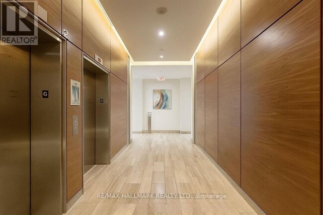 Building Photo - 62 Forest Manor Rd