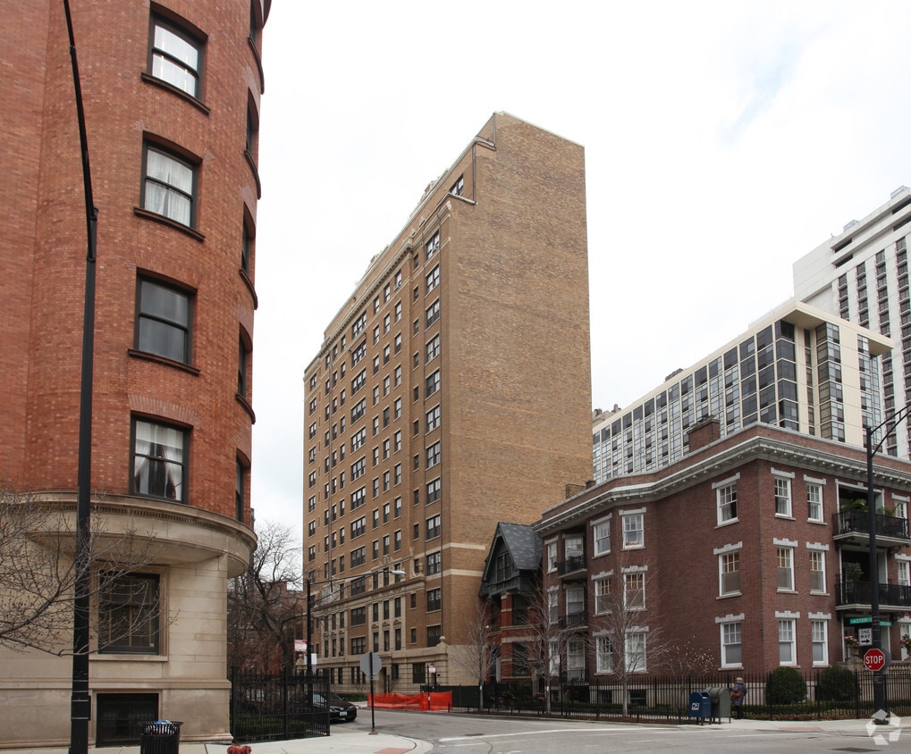 1209 N Astor St, Chicago, IL 60610 Apartments in Chicago, IL