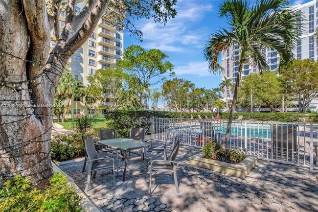 Building Photo - 11111 Biscayne Blvd