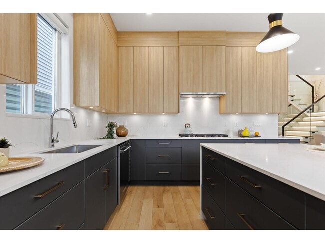 Photo du bâtiment - 20162-20182 82 Ave