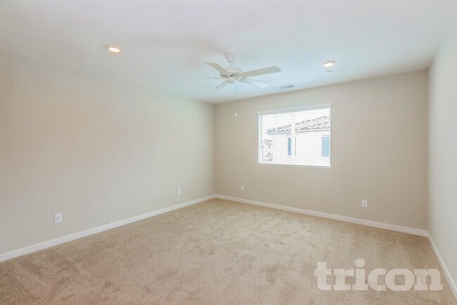 Building Photo - 31695 Hans Dr