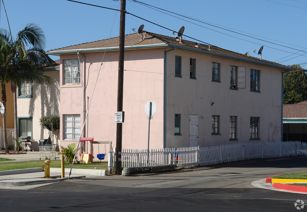 Building Photo - 915 N A St