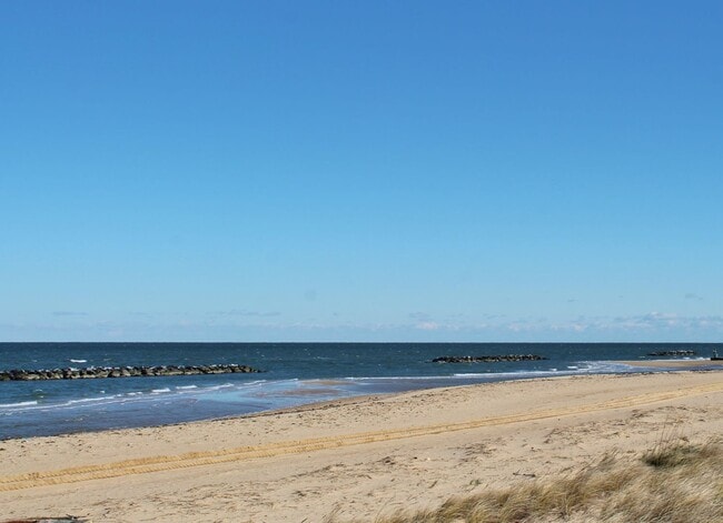 Foto del edificio - Beautiful 3 Bedroom Duplex by the Beach! A...