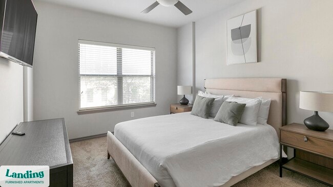 Building Photo - 650 S Main St