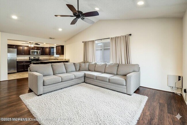 Foto del edificio - 166 Tulip Ln