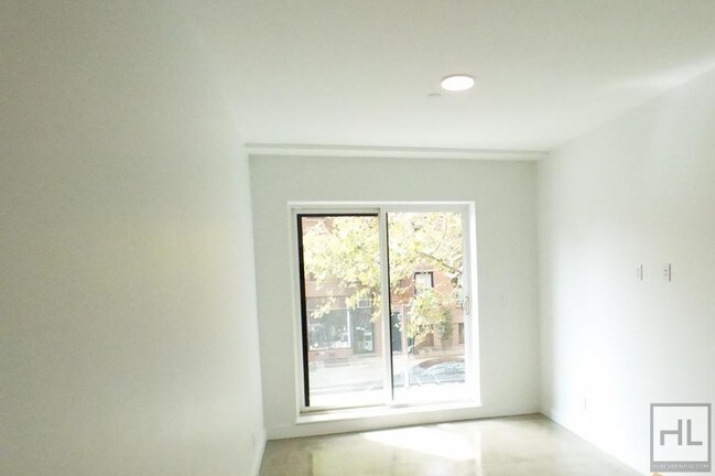 Building Photo - 337 Degraw St