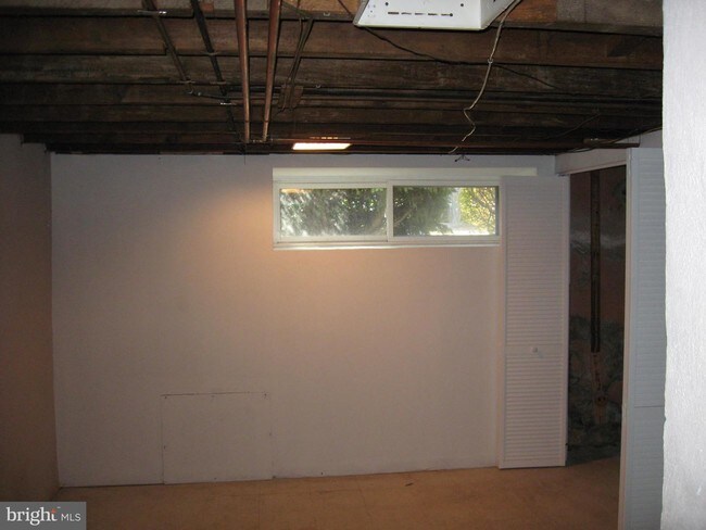 Foto del edificio - 49 Upland Rd