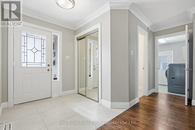 Building Photo - 3980 Chadburn Crescent