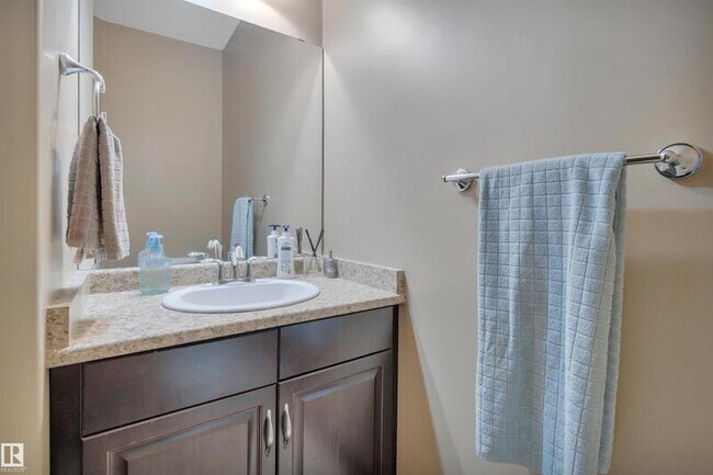 Photo du bâtiment - 102 W Haven Dr