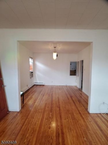 Building Photo - 126 Grove St