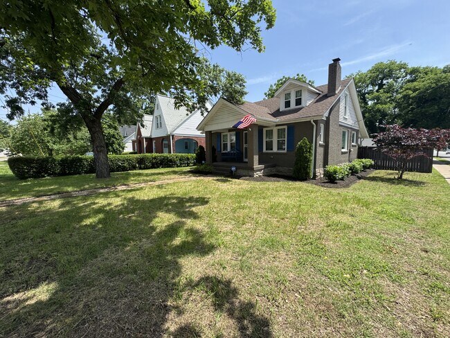 Photo - 1818 Martin St House