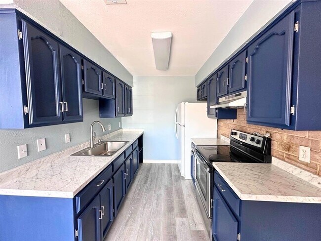 Foto del edificio - 4902 Marcella Ave