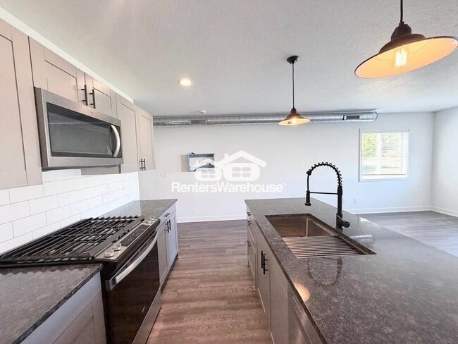 Building Photo - 2103 Willis Ave