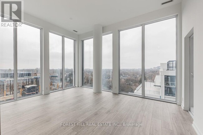 Photo du bâtiment - 2020-2020 Bathurst St