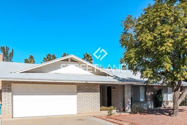 Building Photo - REDUCED-Spacious 3 bedroom home in Phoenix!
