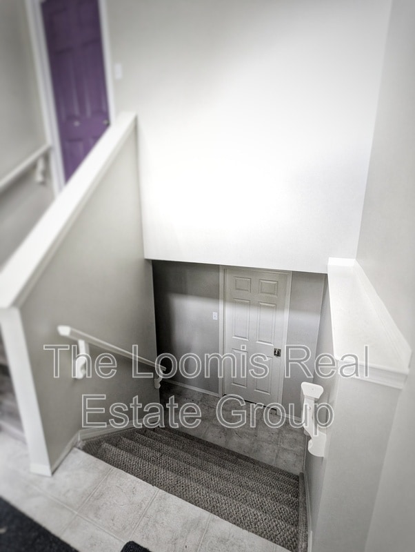 Photo du bâtiment - 2433-232B 32b St NW