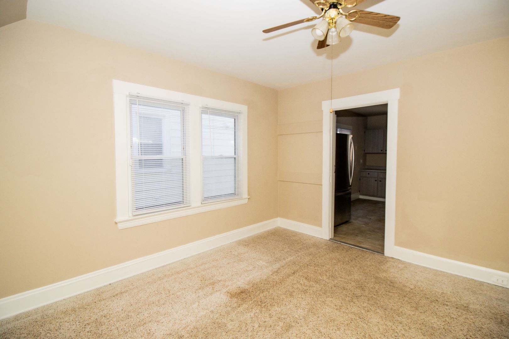 3286 W 84th St Cleveland, OH 44102 – photo 3