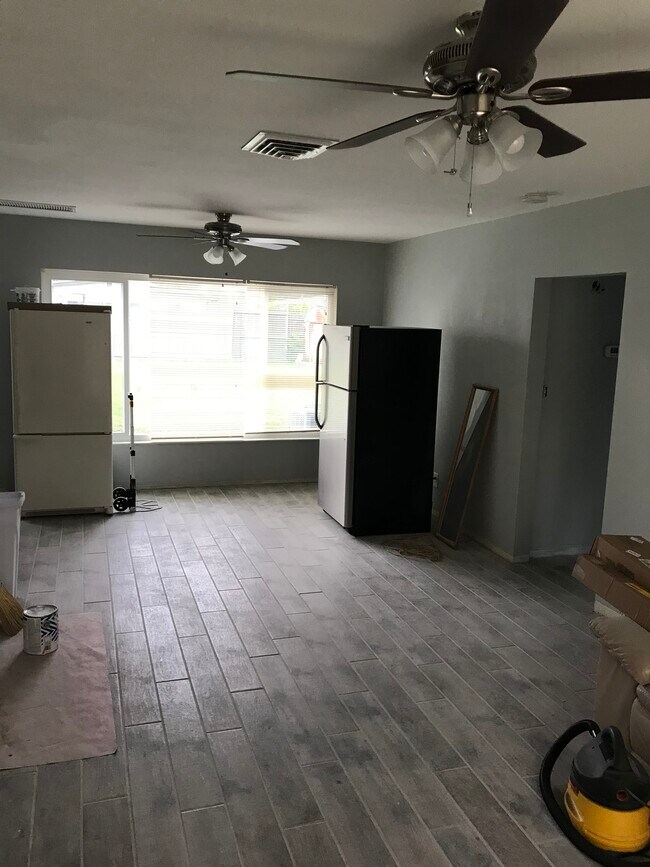 5767 37th Ave N, Saint Petersburg, FL 33710 House Rental in Saint