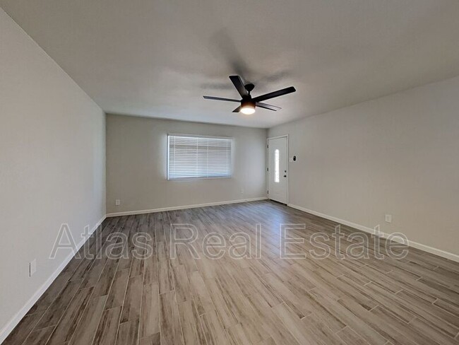 Building Photo - 14650 N 54th Ave