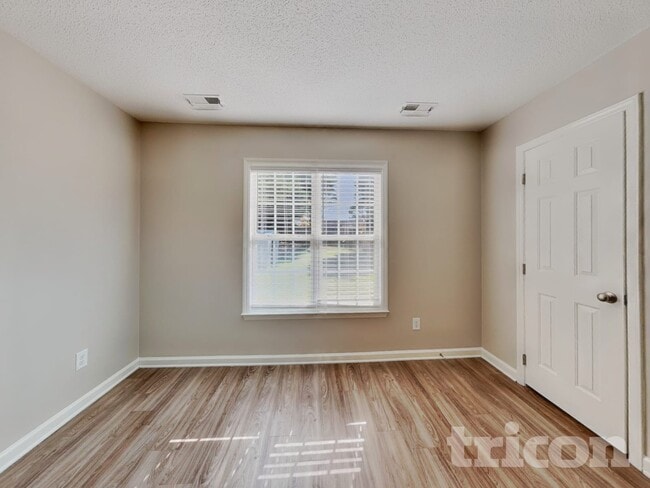 Foto del edificio - 204 Wexford Dr