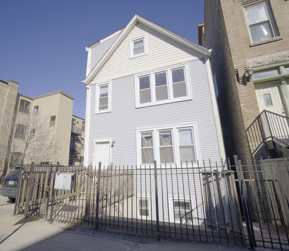 Foto principal - 1544 W Wabansia Ave
