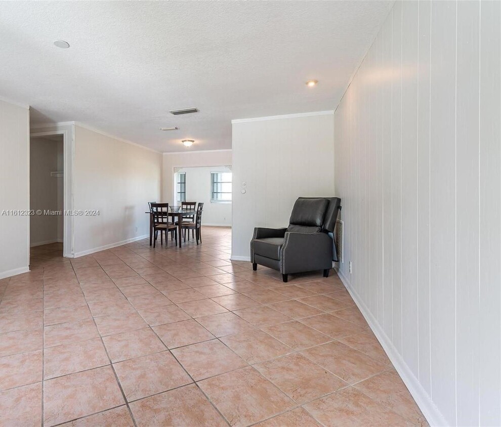 Foto del edificio - 6930 NW 11th Ct