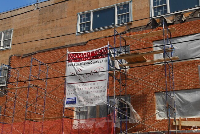 Foto del edificio - 2701 Summit Ave