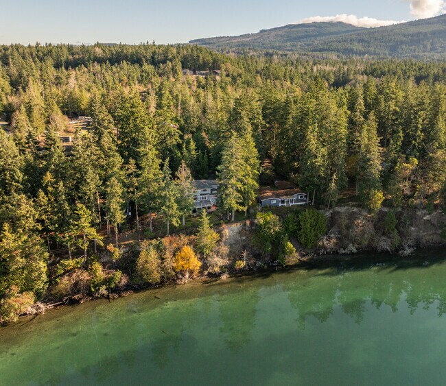 Foto del edificio - Beautiful Custom Home Overlooking Sequim Bay