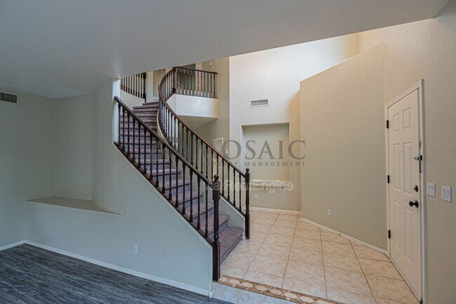 Foto del edificio - 883 E Powell Way