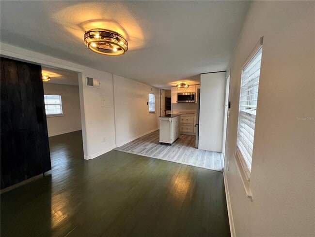 Building Photo - 1314 E Gore St