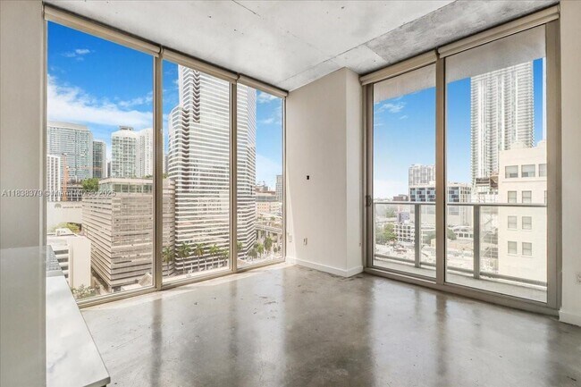 Foto del edificio - 151 SE 1st St