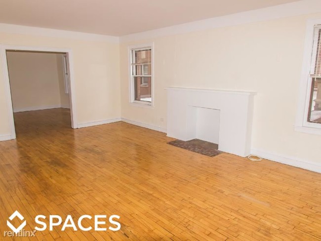 Building Photo - 525 W Cornelia Ave