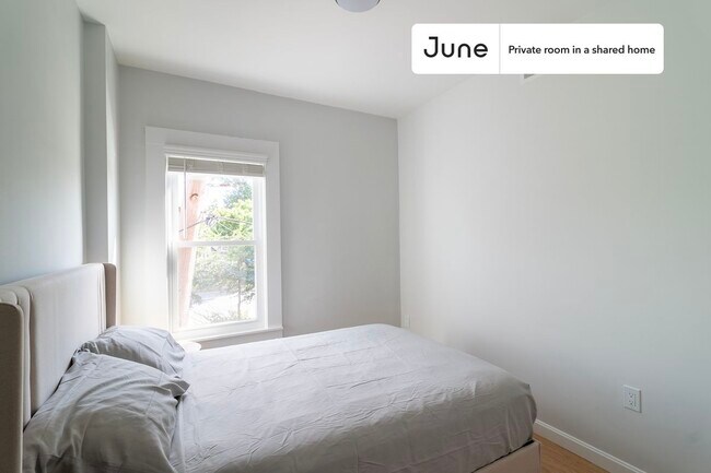 Building Photo - Room in Shared 3 bed/2 bath home in JFK/UMass