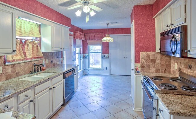 Building Photo - 2078 Arbor Creek Dr