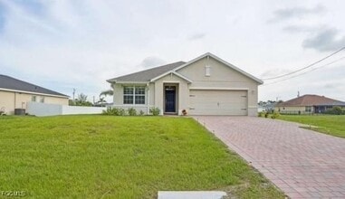 Building Photo - 1009 Jacaranda Pkwy E