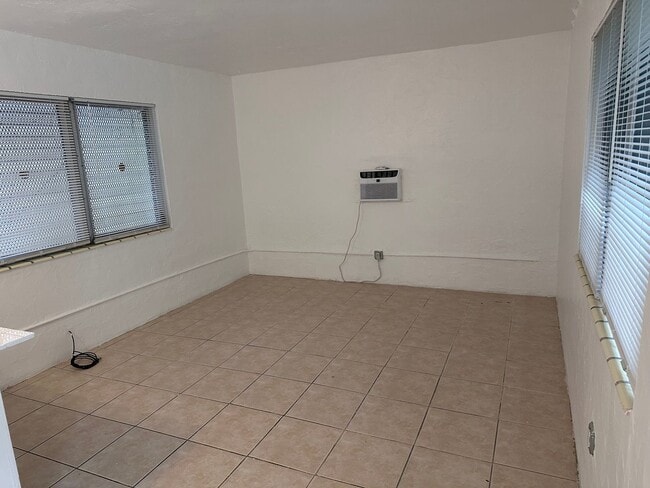 Foto del edificio - 415/65 SW 11th St.